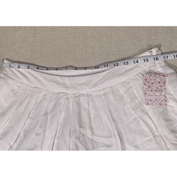 New‎ Free People Pleated White Lacy Shorts Size 12 - Picture 4 of 11